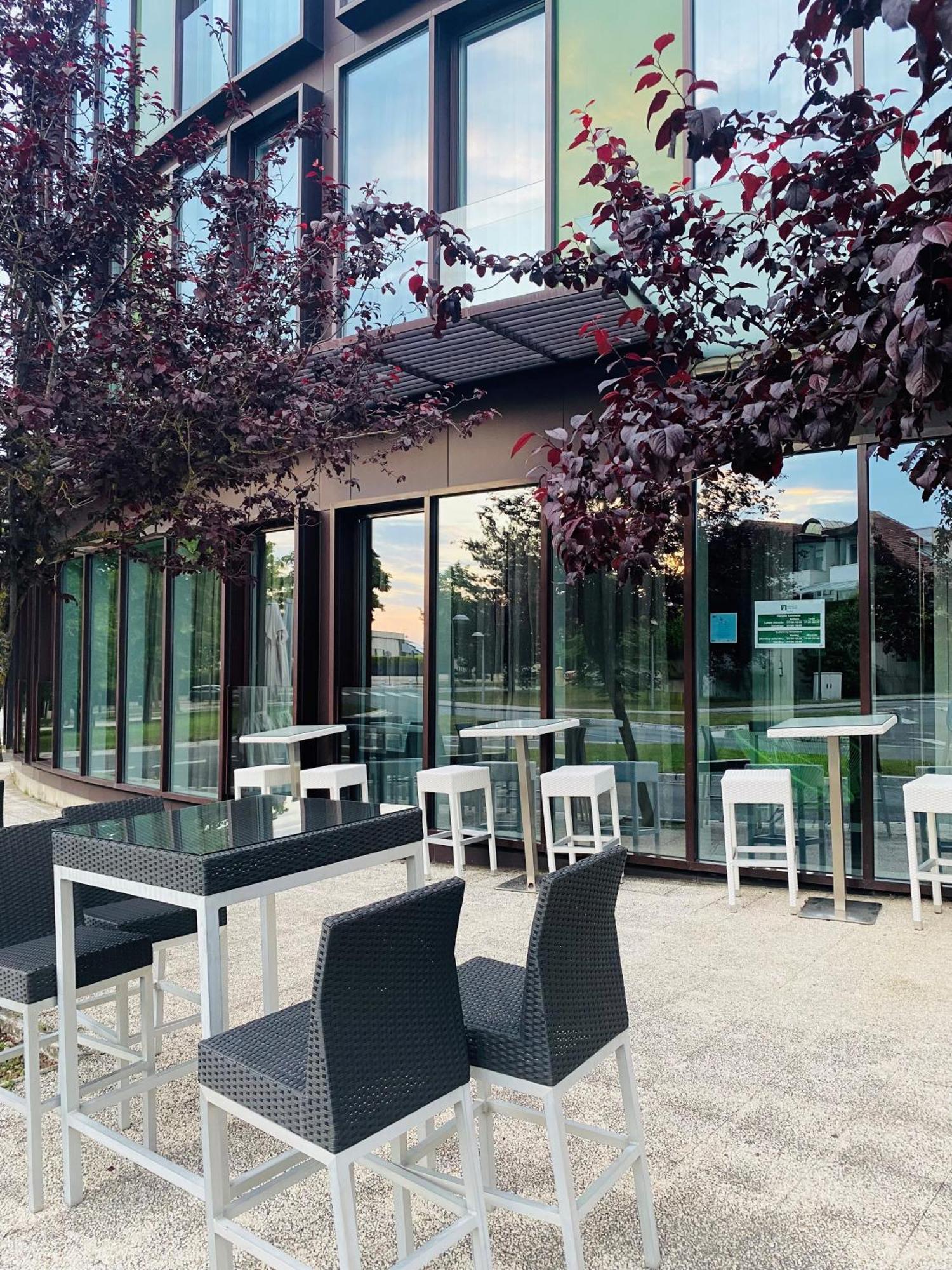 Hotel Jardines De Uleta Suites Vitoria-Gasteiz Zewnętrze zdjęcie
