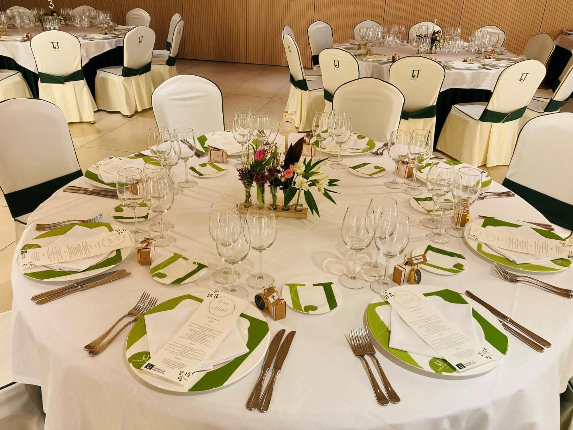 Hotel Jardines De Uleta Suites Vitoria-Gasteiz Zewnętrze zdjęcie