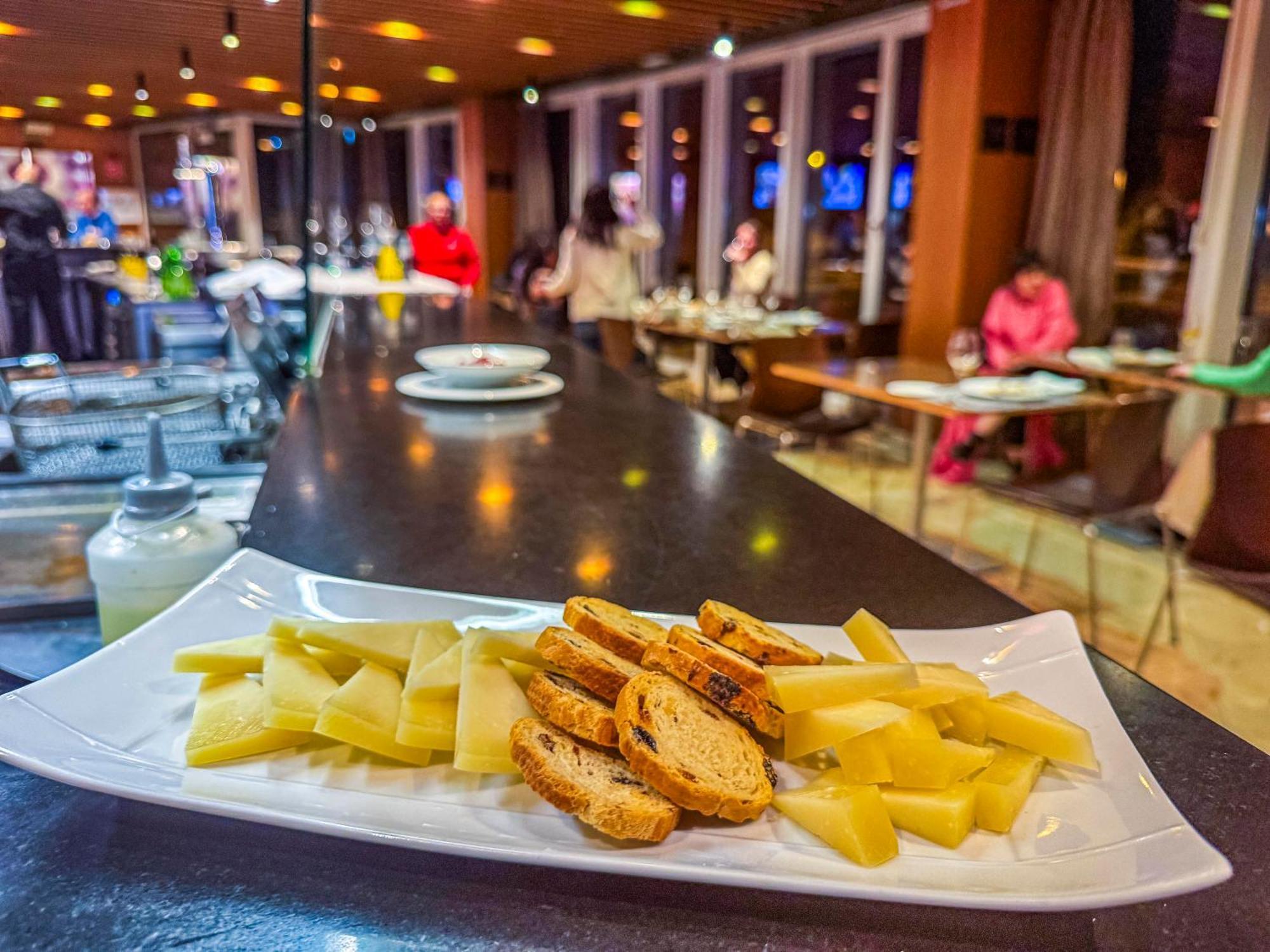 Hotel Jardines De Uleta Suites Vitoria-Gasteiz Zewnętrze zdjęcie