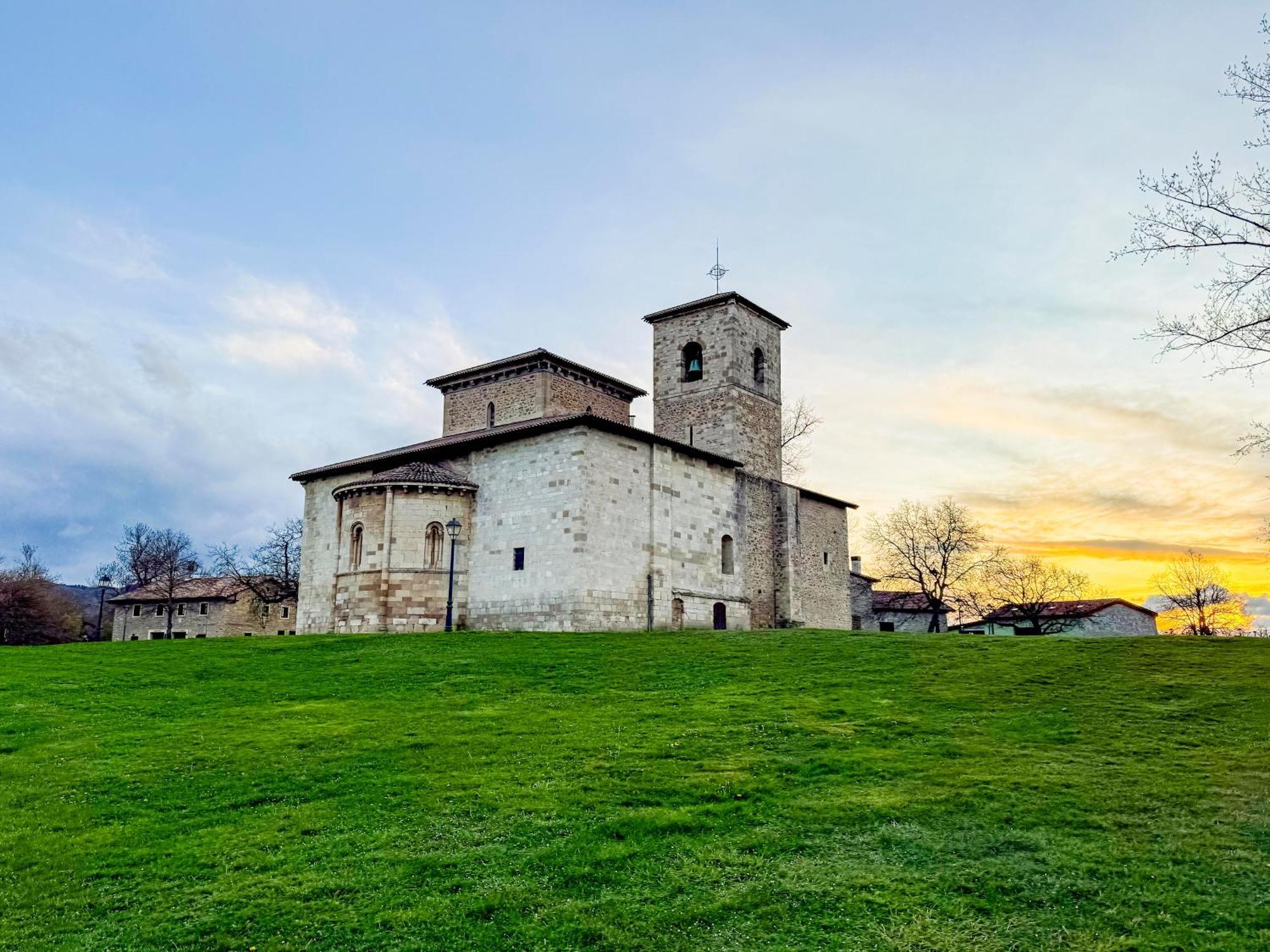 Hotel Jardines De Uleta Suites Vitoria-Gasteiz Zewnętrze zdjęcie