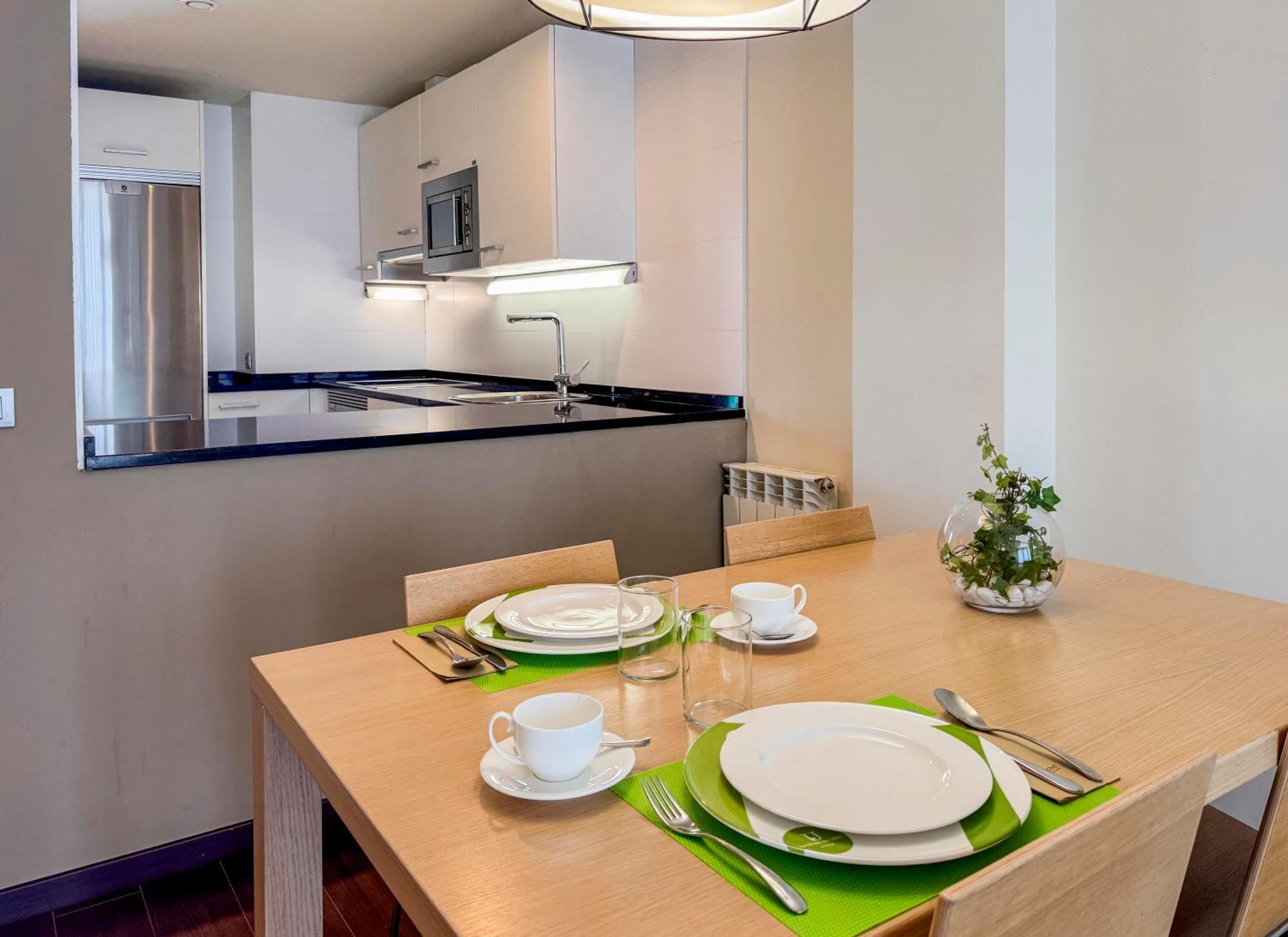 Hotel Jardines De Uleta Suites Vitoria-Gasteiz Zewnętrze zdjęcie