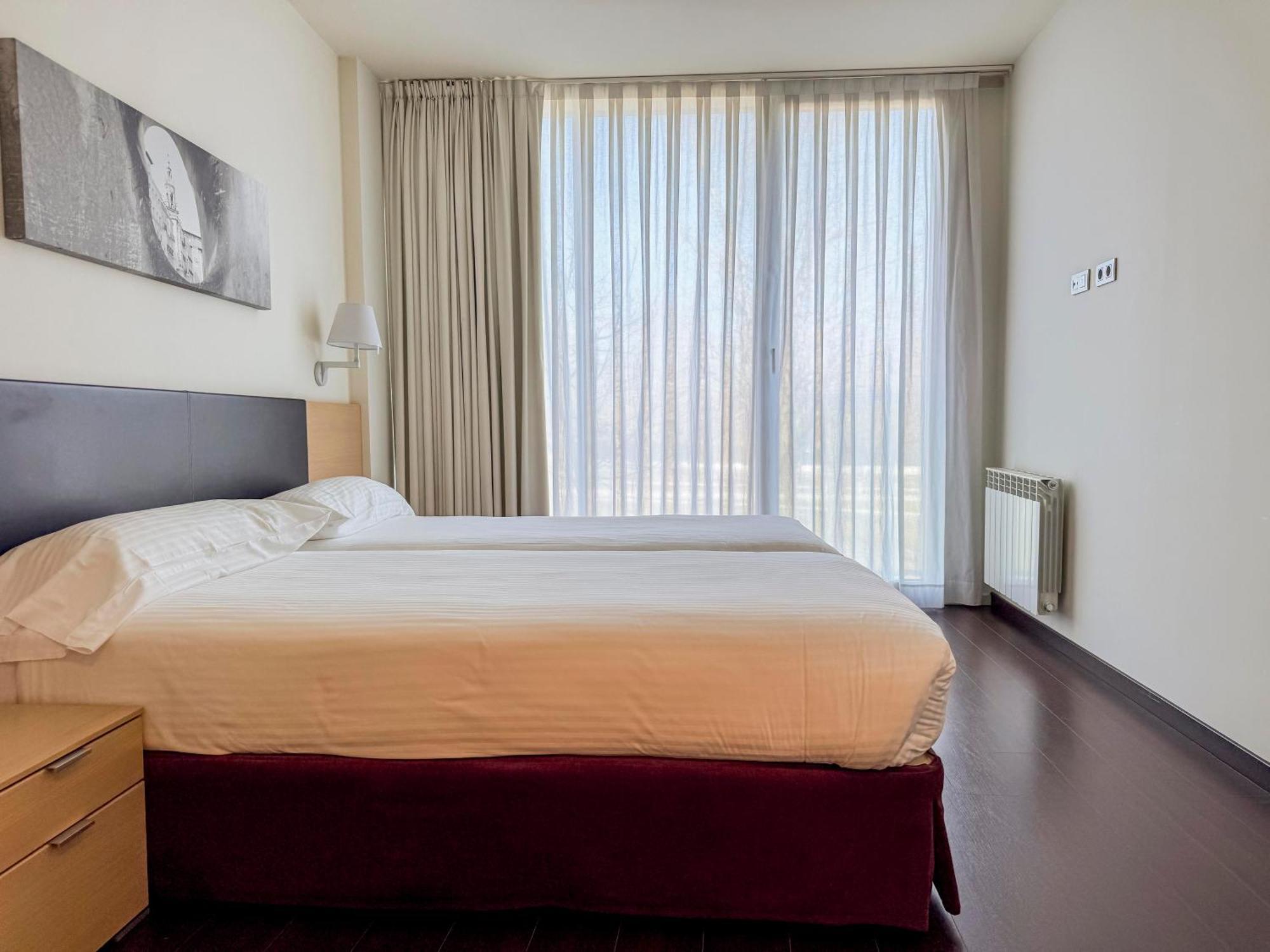 Hotel Jardines De Uleta Suites Vitoria-Gasteiz Zewnętrze zdjęcie