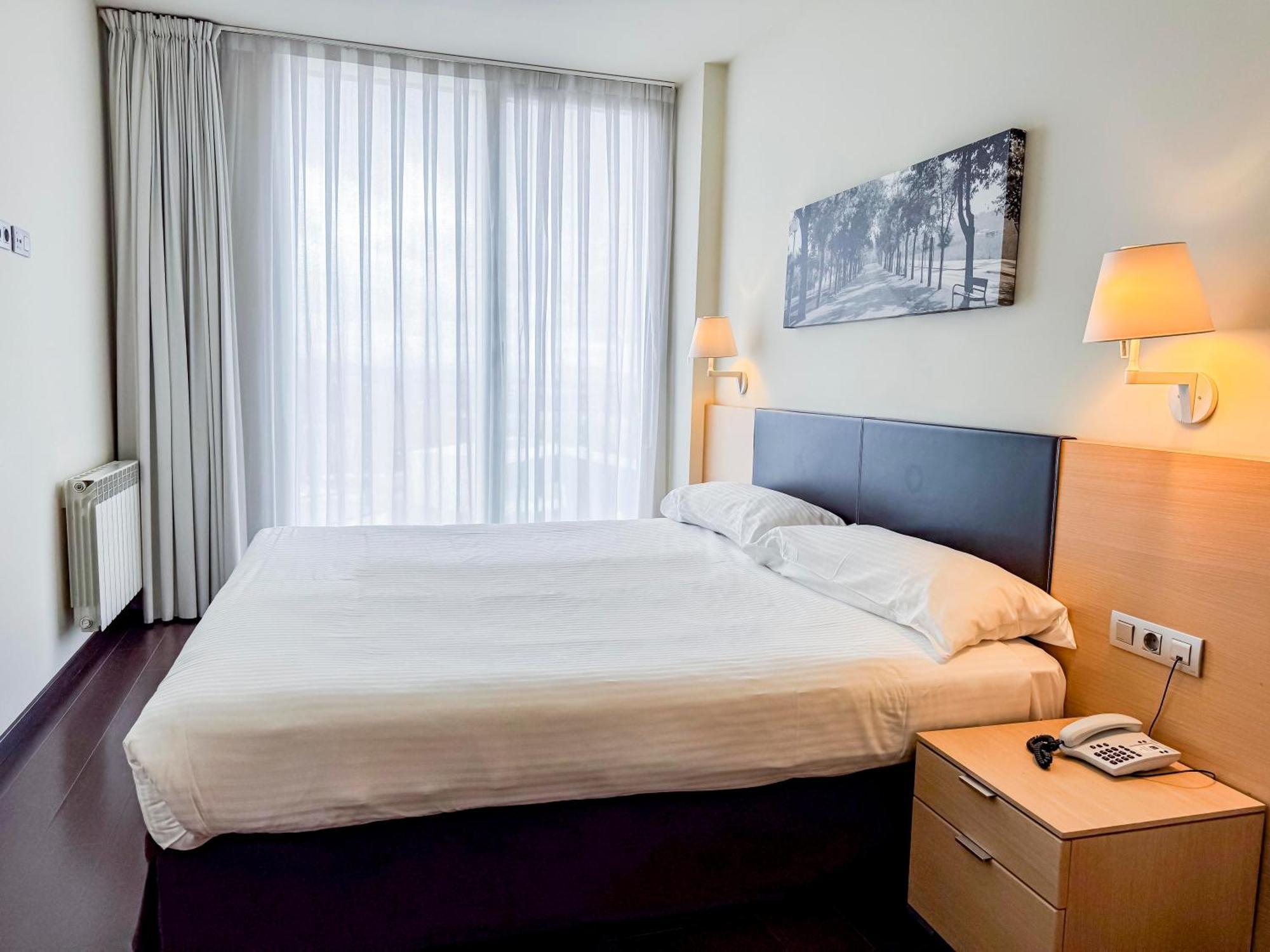 Hotel Jardines De Uleta Suites Vitoria-Gasteiz Zewnętrze zdjęcie