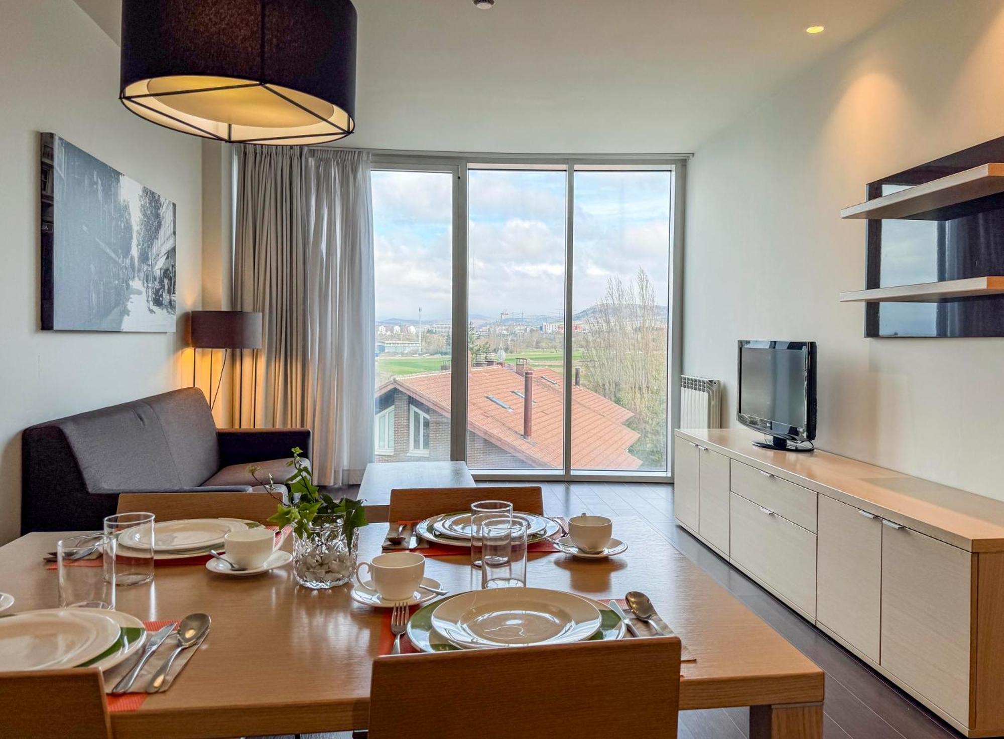 Hotel Jardines De Uleta Suites Vitoria-Gasteiz Zewnętrze zdjęcie