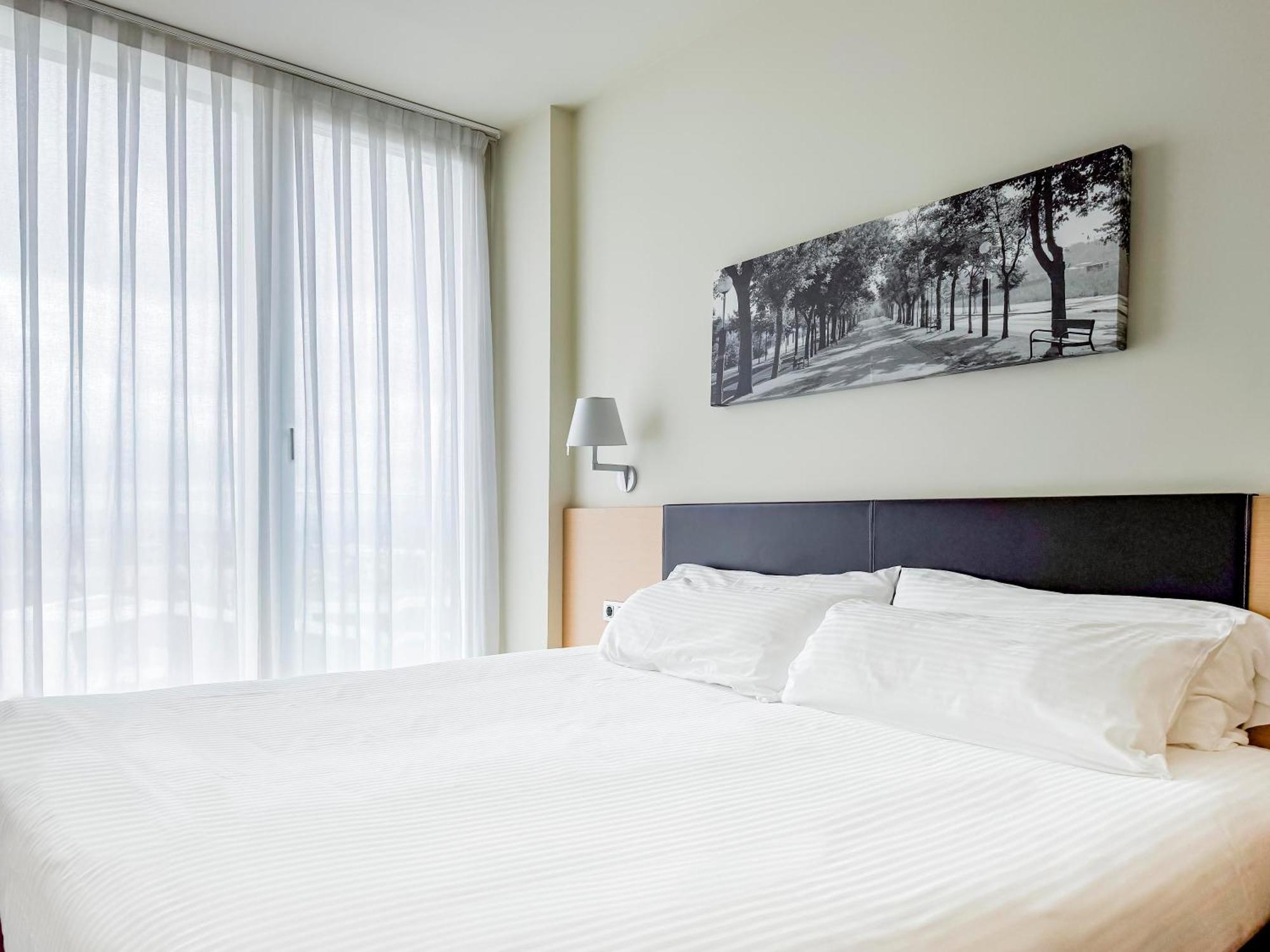 Hotel Jardines De Uleta Suites Vitoria-Gasteiz Zewnętrze zdjęcie
